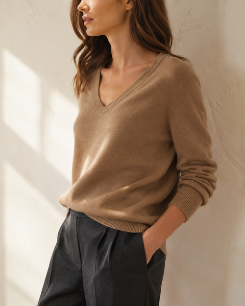 SENMERE camel cashmere V-neck detail view