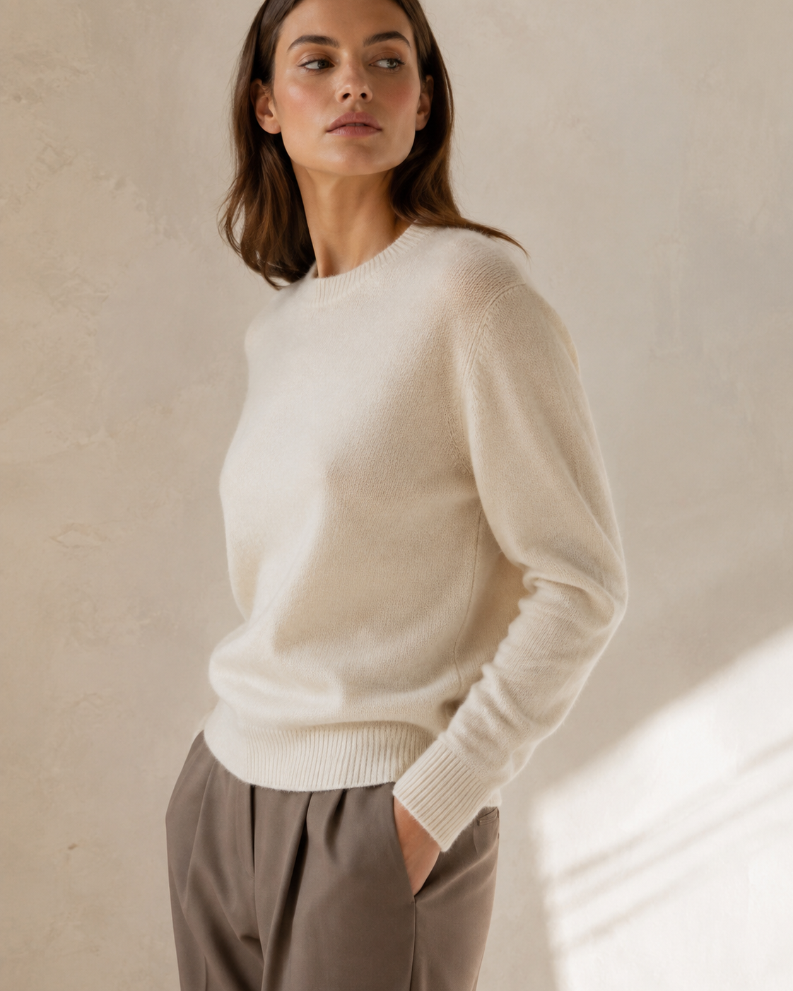 SENMERE ivory cashmere crewneck detail view